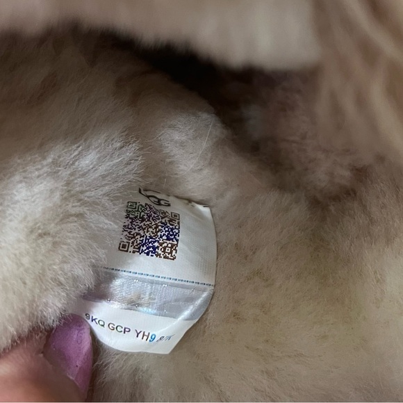 UGG Classic Mini Wisp Boot - Picture 12 of 15